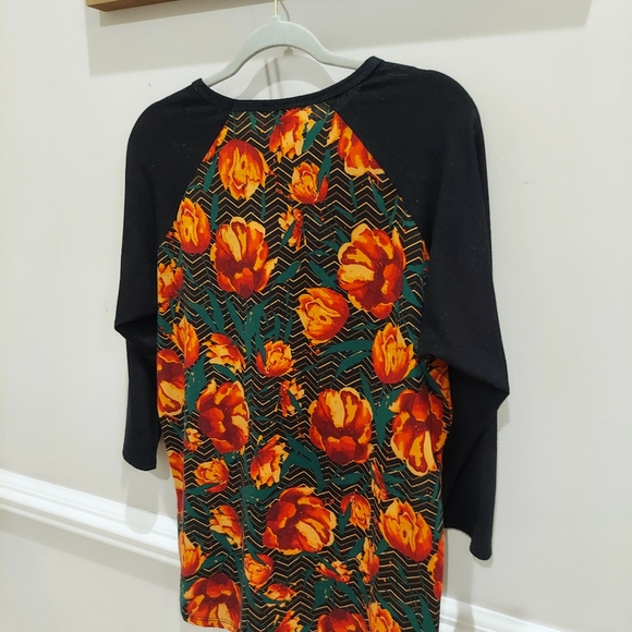 LulaRoe Randy Top - Picture 2 of 4